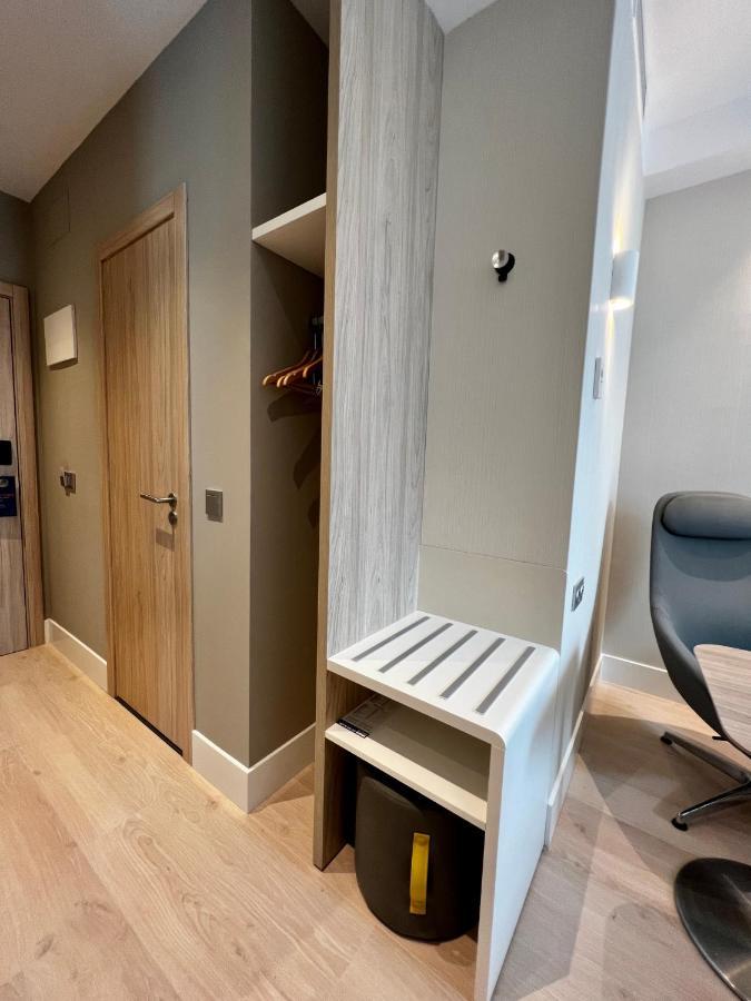 Holiday Inn Express - Madrid - Airport By Ihg Экстерьер фото