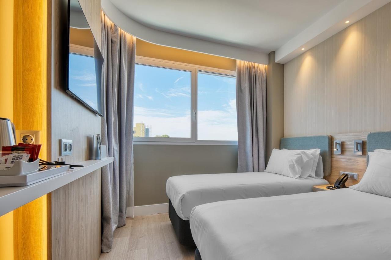 Holiday Inn Express - Madrid - Airport By Ihg Экстерьер фото