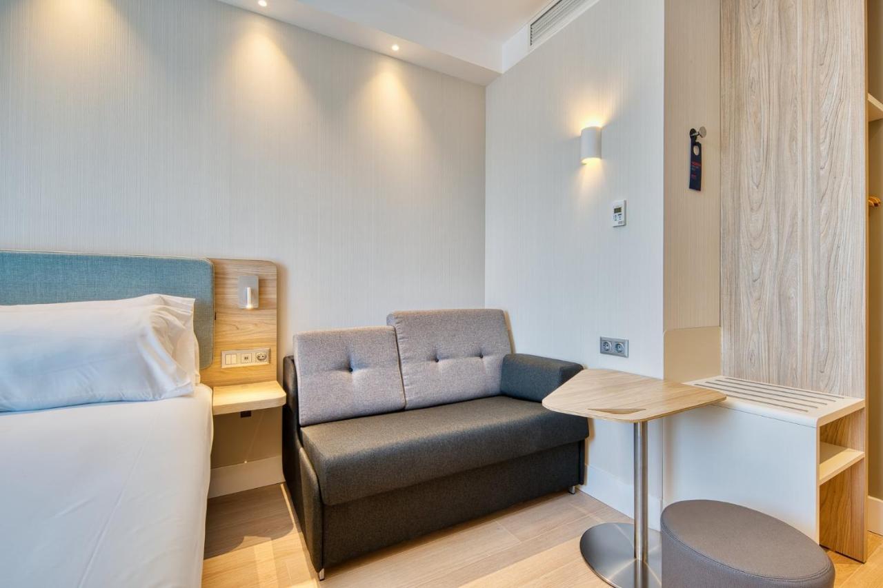 Holiday Inn Express - Madrid - Airport By Ihg Экстерьер фото