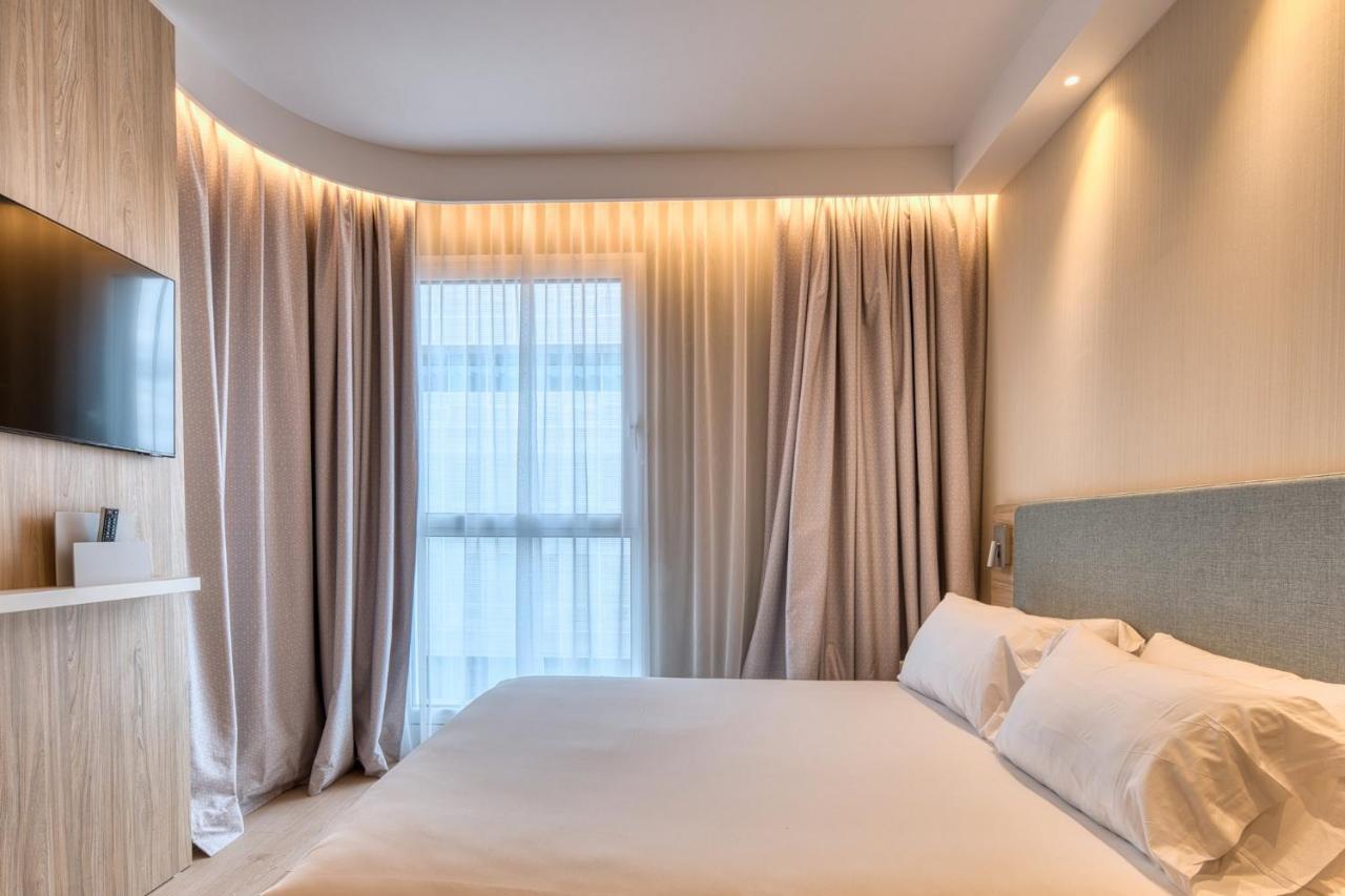 Holiday Inn Express - Madrid - Airport By Ihg Экстерьер фото