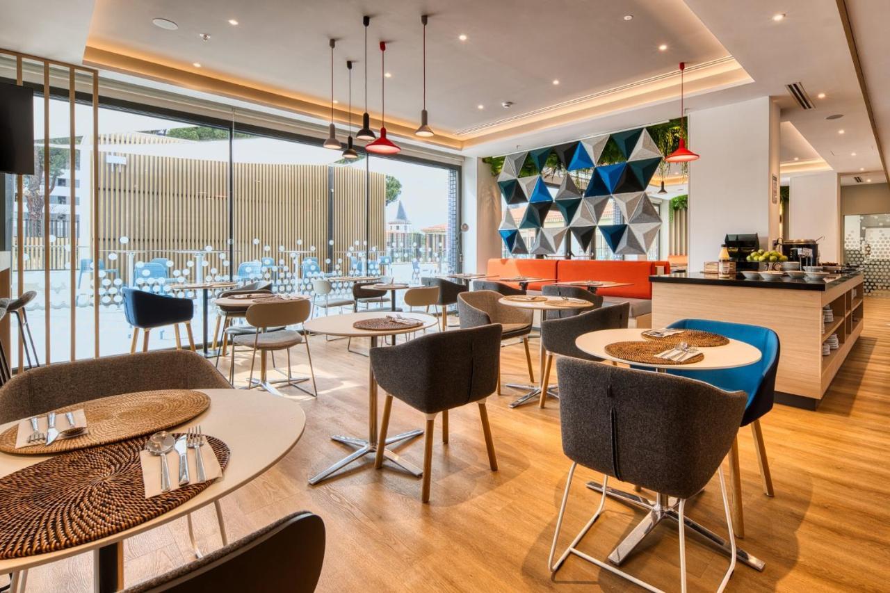Holiday Inn Express - Madrid - Airport By Ihg Экстерьер фото